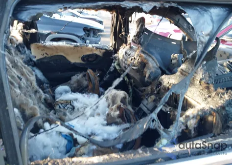 2018 Jeep Cherokee Latitude Plus 4X4 z USA, uszkodzony, nr VIN 1C4PJMLB3JD529825